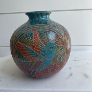 Handmade Folk Art Etched Nicaraguan Pottery Vase Sea Turtle Toucan Hummingbird